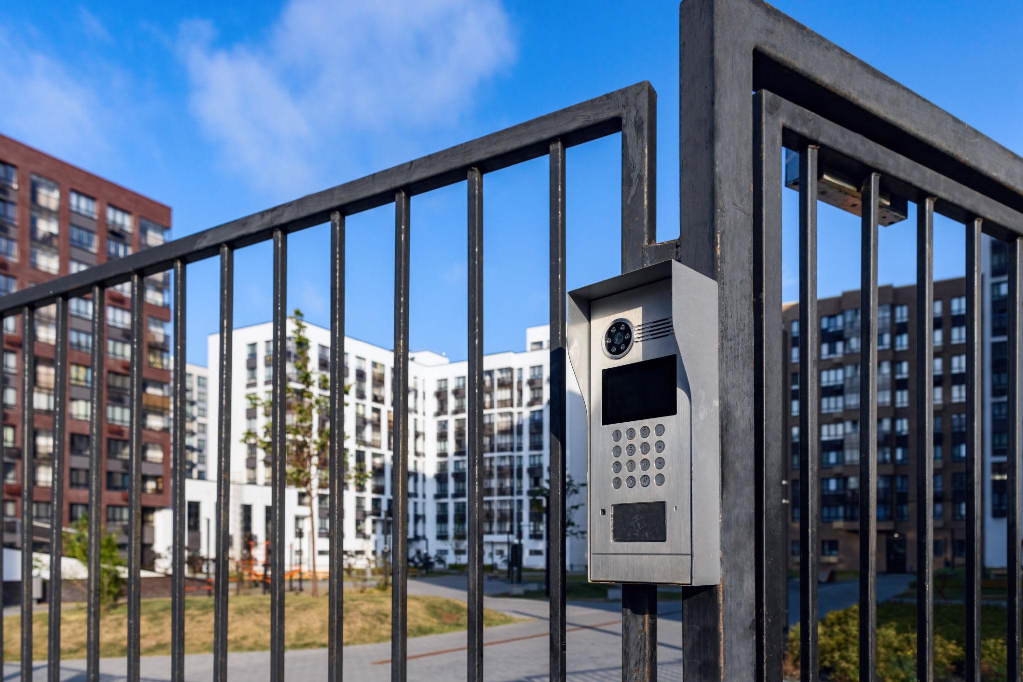 Modern electric gate system using a dedicated Gate SIM Card